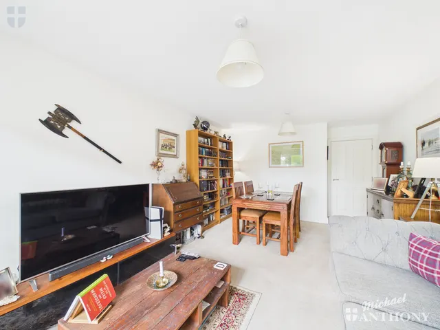 Photo 2 — , Stanton House, Aylesbury, Coxhill Way, HP21 8FW