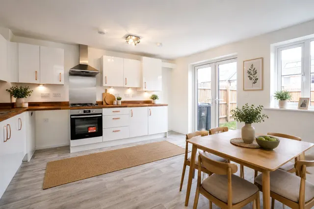 Old Oak Place, Upper Lighthorne, CV33, photo 2
