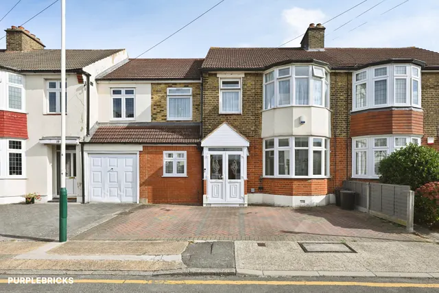 Lonsdale Avenue, Romford, RM7, photo 1