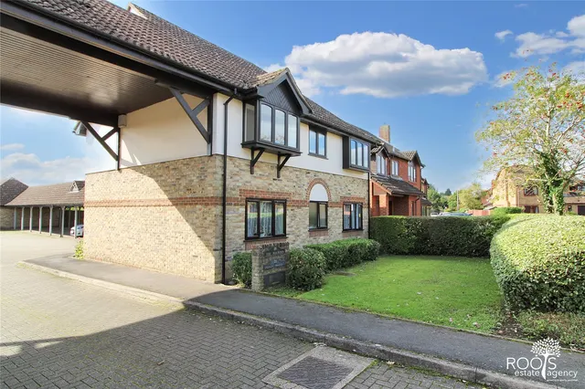 Thatcham, Berkshire, photo 1