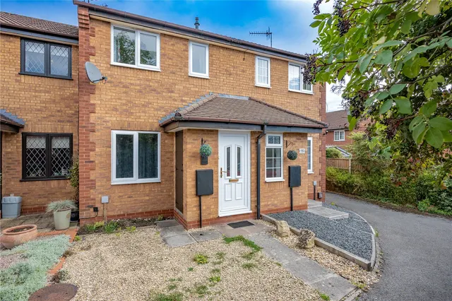 Knowesley Close, Bromsgrove, Worcestershire, B60 2RG, photo 1