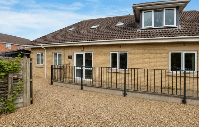 Renson Close, Peterborough, PE4, photo 1