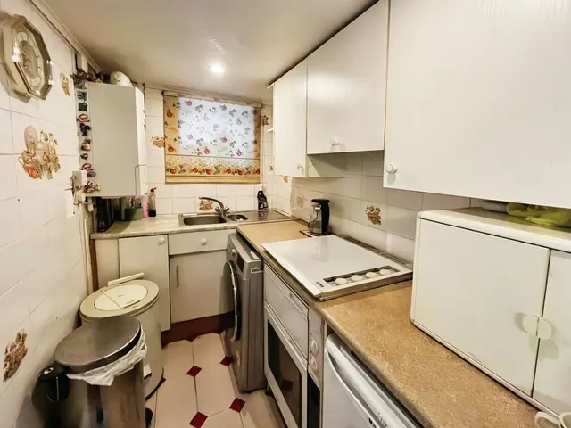 Market Street, Hollingworth, SK14, photo 2