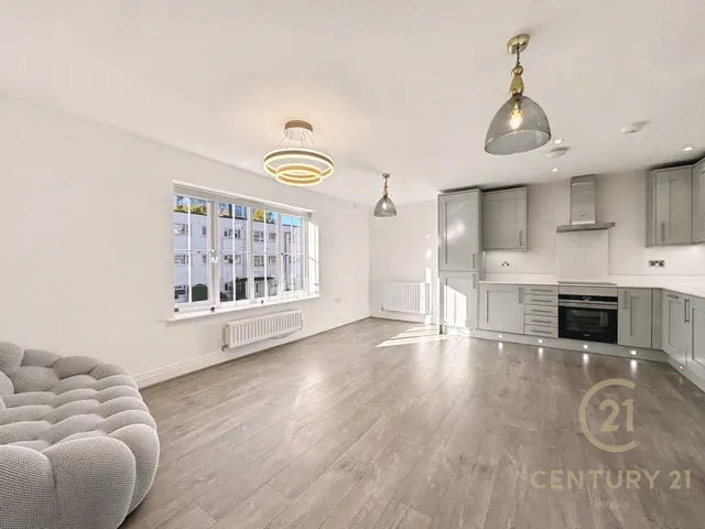 Bridge Street, Walton-On-Thames, KT12, photo 2
