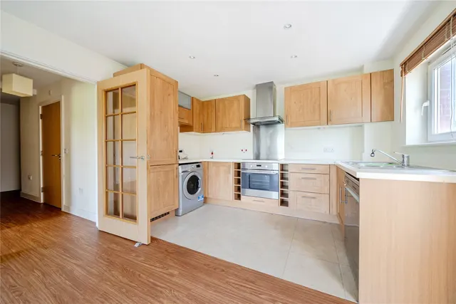 Photo 3 — Medhurst Drive, Bromley, BR1