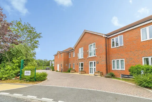 Photo 2 — Barnsdale Drive, Westcroft, Milton Keynes, Buckinghamshire, MK4