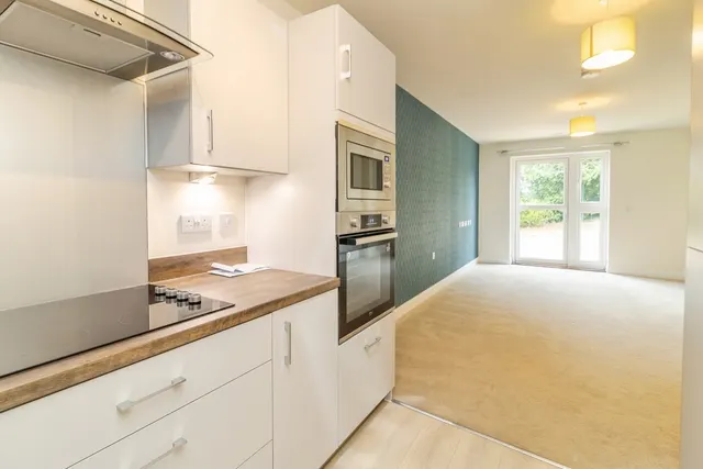 Photo 3 — Barnsdale Drive, Westcroft, Milton Keynes, Buckinghamshire, MK4