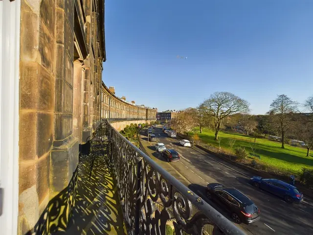 Photo 2 — The Crescent, Scarborough YO11 2PW
