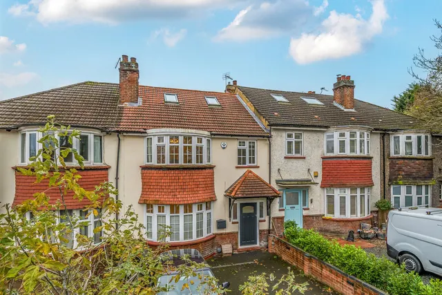 Westcombe Park Road, SE3, photo 1