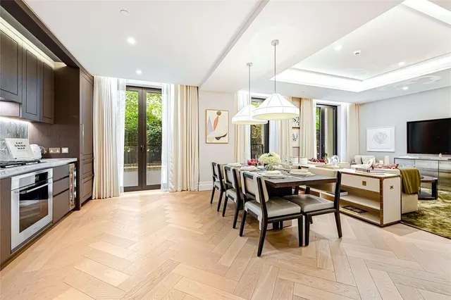 Whistler Square, London, SW1W, photo 2