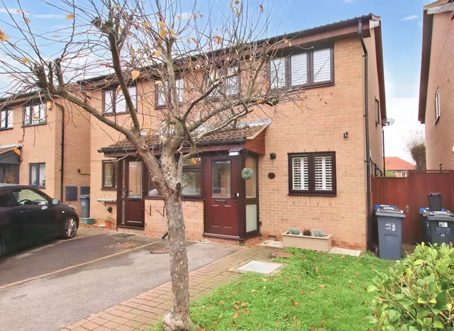 Photo 2 — Watlings Close, Croydon, Croydon, CR0 7XQ
