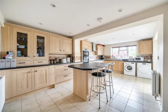 Photo 3 — Vicarage Lane, Curdridge