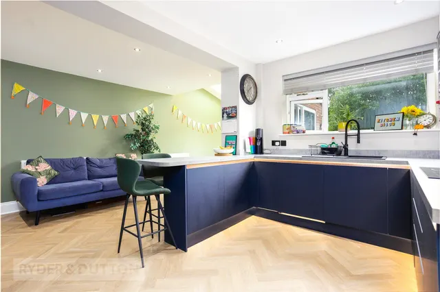 Ashlea Grove, Grotton, OL4, photo 3
