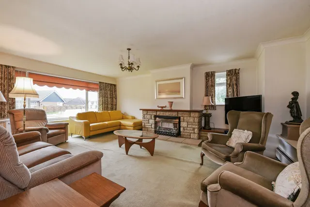 Photo 3 — Upton Crescent, Nursling, Southampton, SO16 8AA