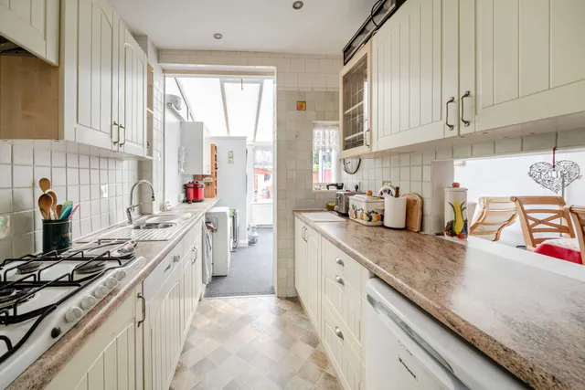 Aylesford Avenue, Beckenham, BR3, photo 3