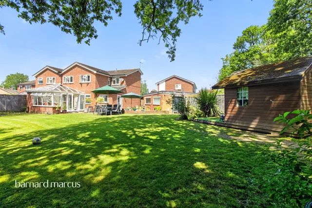 Lavender Close, Redhill, photo 1