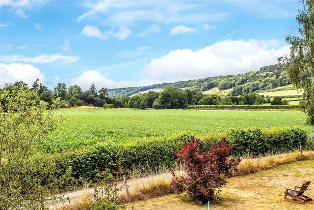 Milton Court Lane, Dor, RH4, photo 2