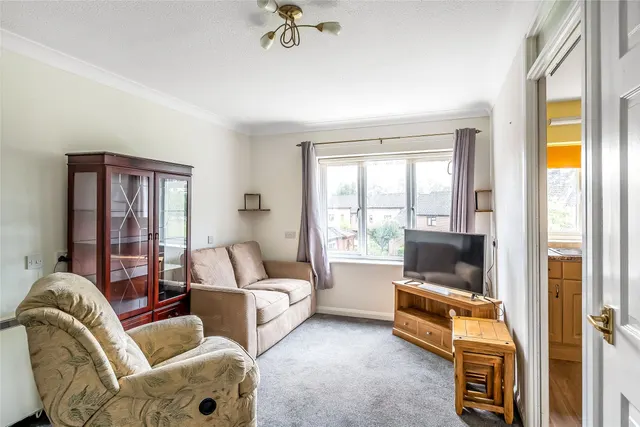 Milton Court Lane, Dor, RH4, photo 3