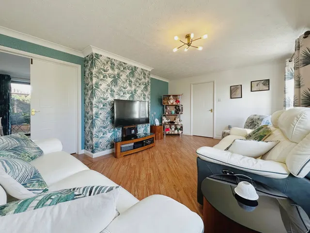 Photo 2 — Smalley Drive, Oakwood, Derby