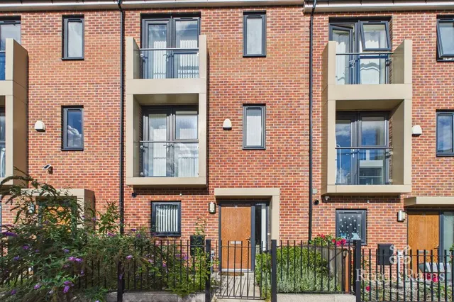 4 bedroom house — Sylvia Pankhurst Way, Manchester, Greater Manchester, M13