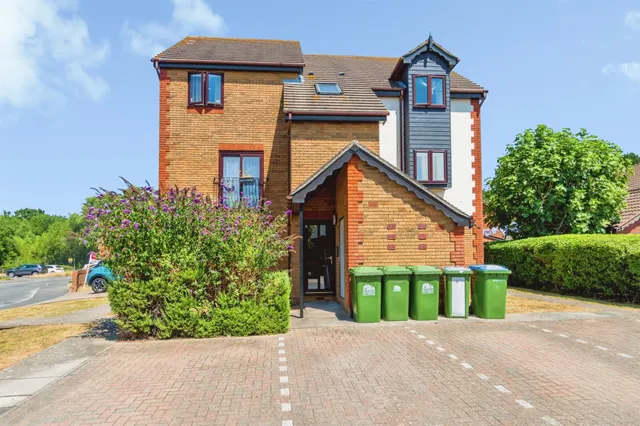 Unwin Close, Southampton, photo 1