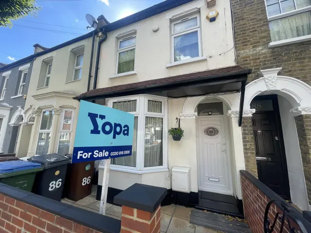 Cheneys Road, London, E11, photo 1