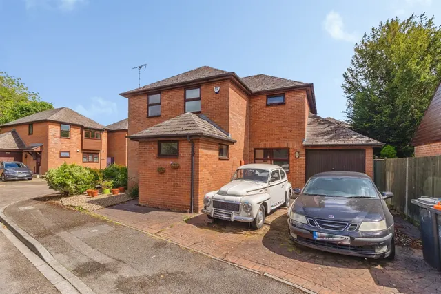 Lovent Drive, Leighton Buzzard, LU7, photo 1