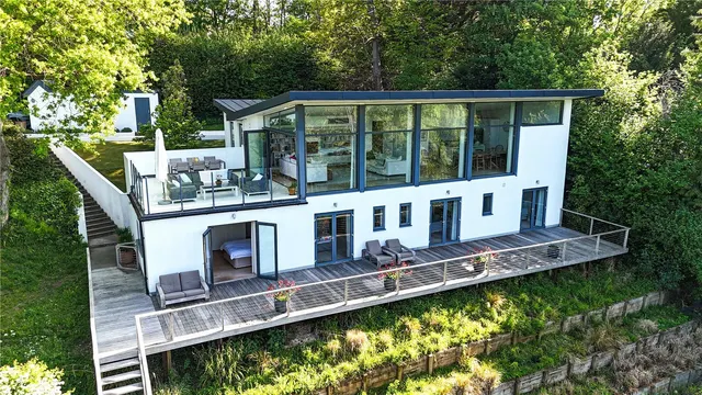 Reigate Road, Betchworth, RH3, photo 1