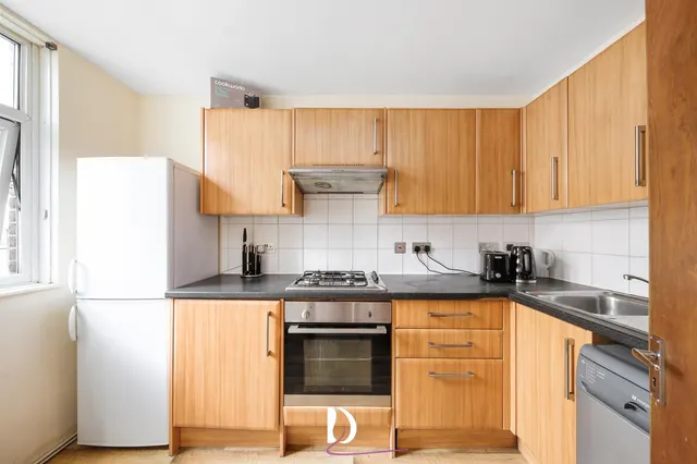 Photo 3 — Chippenham Road, Maida Vale, London, W9 2AE