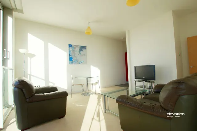 Photo 3 — Chelsea House, Milton Keynes, 599 Witan Gate, MK9 2BS
