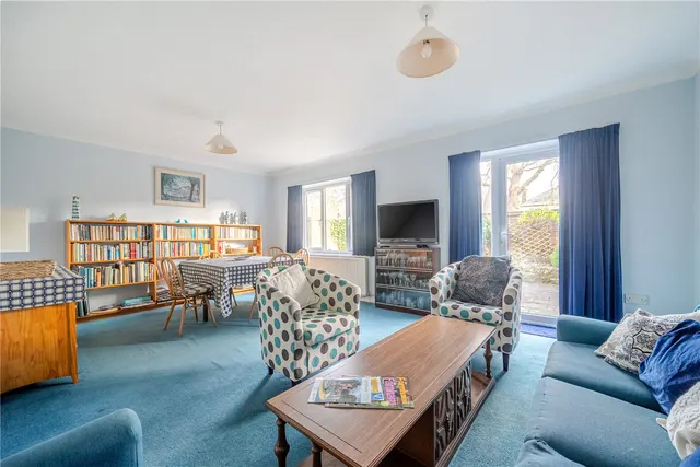 West Mead, The Hart, Farnham, Surrey, GU9, photo 1