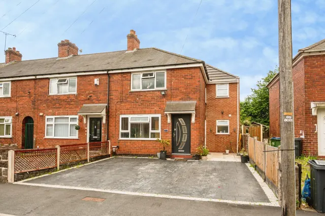 Young Street, West Bromwich, B70, photo 1