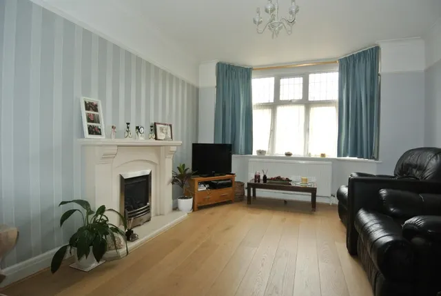 Photo 2 — Ashview Gardens, Ashford, Surrey, TW15 3RE