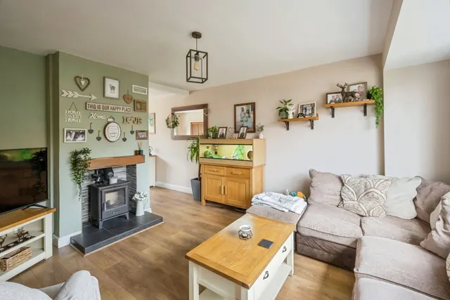 Photo 2 — Elmham Road, Doncaster, South Yorkshire, DN4