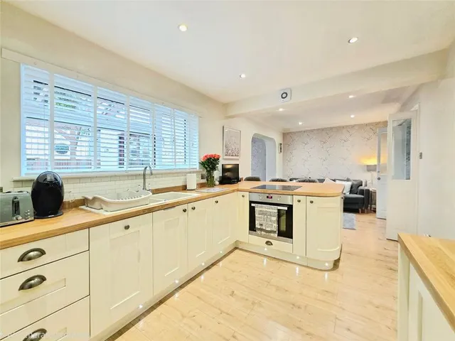 Photo 3 — Oak Tree Drive, Newton Abbot, Devon, TQ12