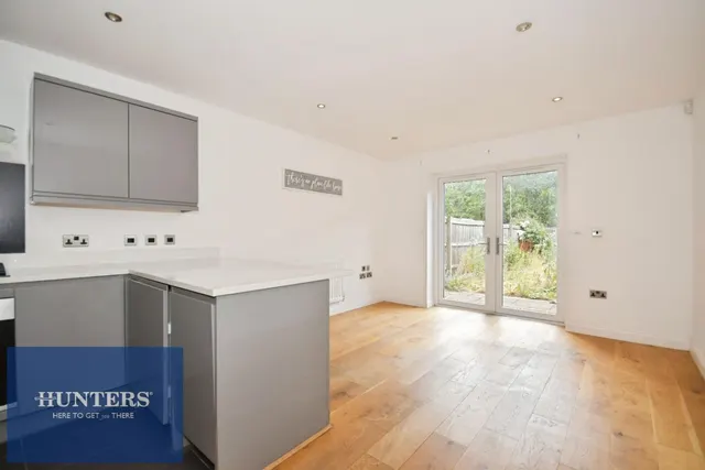 Staveley Road, Poolsbrook, S43, photo 3