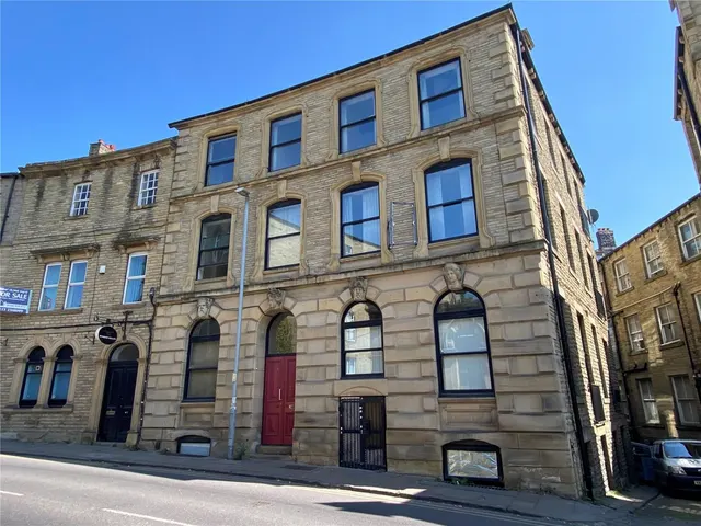Wellington Road, Dewsbury, WF13, photo 1