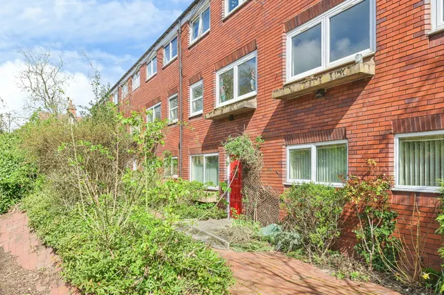 2 bedroom flat — Coleshill Street, B72