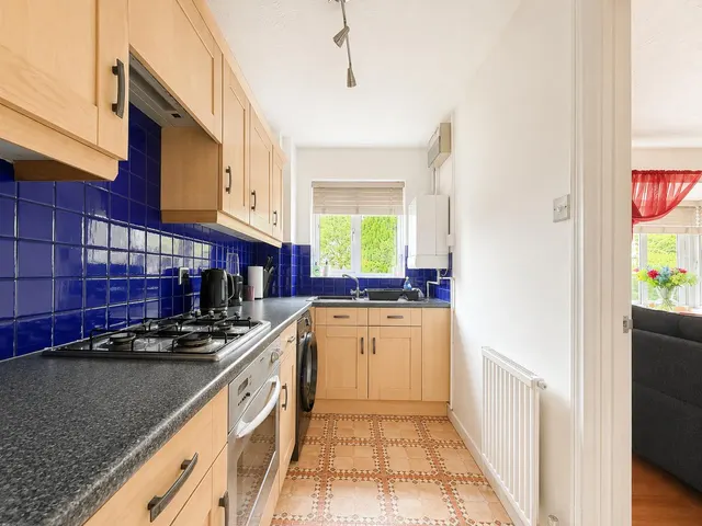 Heron Drive, Luton, LU2, photo 3