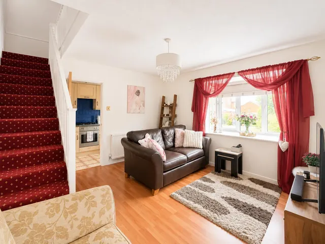 Heron Drive, Luton, LU2, photo 2