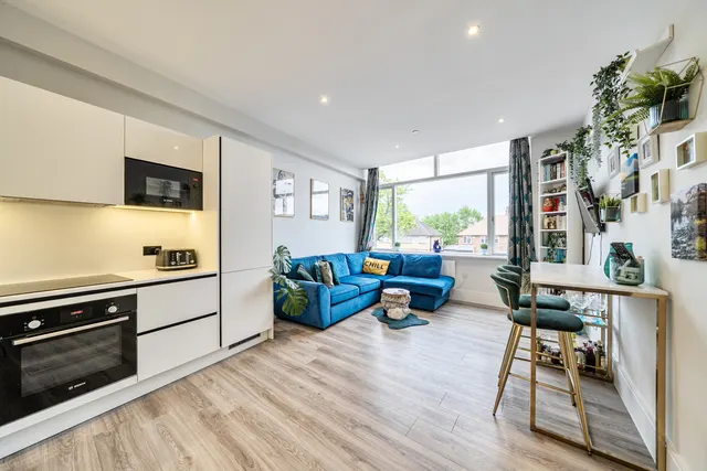 Field End Road, HA4, photo 3