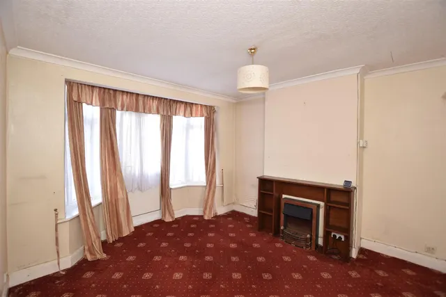 Wyld Way, Wembley, HA9, photo 3