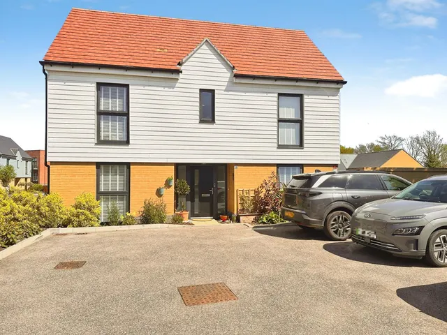 Breeze Meadow, Faversham, ME13, photo 1