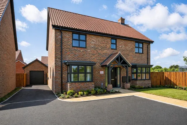 Plot 41 Green Park Gardens, Goffs Oak, Waltham Cross, photo 1