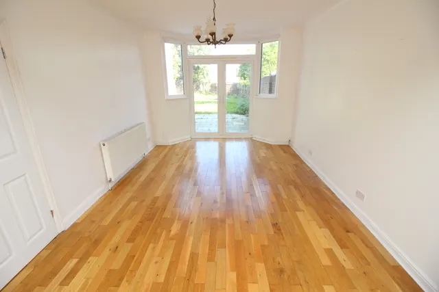 Manor Drive North, Worcester Park, KT4, photo 3
