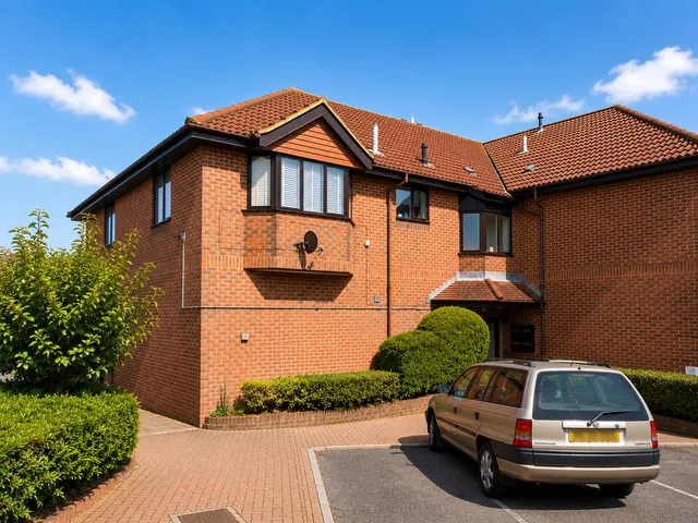 Kirby Drive, Telscombe Cliffs, photo 1