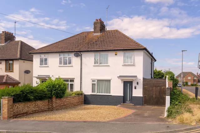 Lewis Road, Kettering, NN15, photo 1