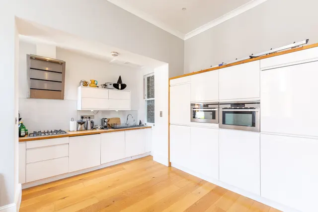 Photo 3 — Flat 3, 14 Roland Gardens, London
