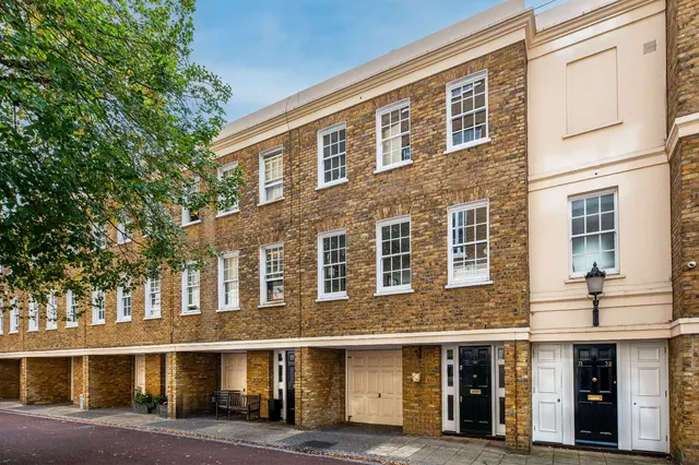 Cornwall Terrace Mews, Regent's Park, NW1, photo 1