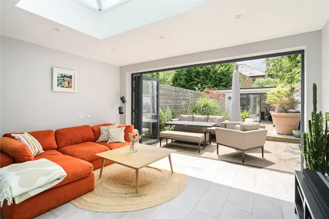 Alexandra Road, Kew, TW9, photo 3